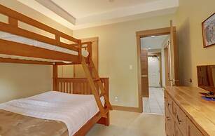 Spacious Town Home, Short Walk to Lifts, Private Hot Tub - 144C by Red