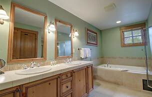 Spacious Town Home, Short Walk to Lifts, Private Hot Tub - 144C by Red