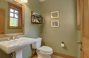 Spacious Town Home, Short Walk to Lifts, Private Hot Tub - 144C by Red