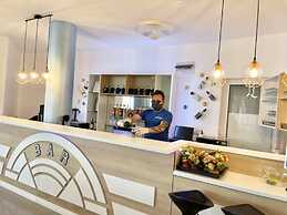 Sea View 1 Bed Apartment With Stunning Ocean Views