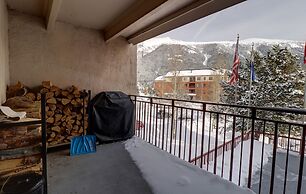 Great Mountain Views Short Walk to Lift Cozy Condo - PG201 by Redawnin