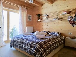 Lovely 4-bed Cottage in Kolasin
