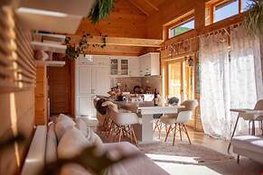 Lovely 4-bed Cottage in Kolasin