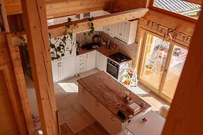 Lovely 4-bed Cottage in Kolasin