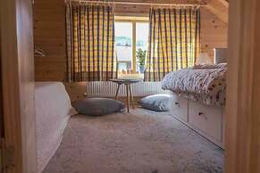 Lovely 4-bed Cottage in Kolasin