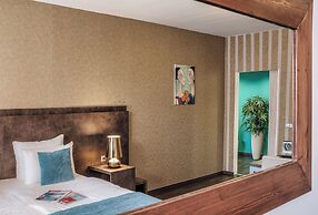 VN3 Terraces Suites by Adrez Living
