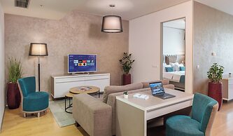 VN3 Terraces Suites by Adrez Living