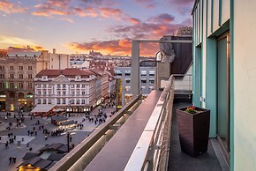 VN3 Terraces Suites by Adrez Living