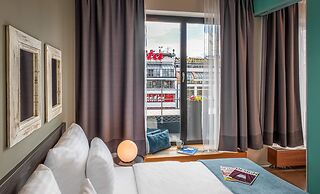 VN3 Terraces Suites by Adrez Living