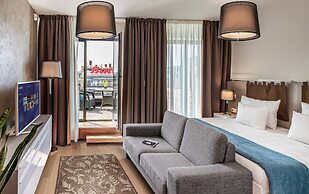 VN3 Terraces Suites by Adrez Living