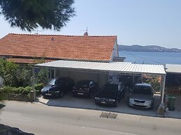 A3 90m2 apt W.shared Pool & Balcony,next to Beach