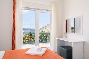 A3 90m2 apt W.shared Pool & Balcony,next to Beach