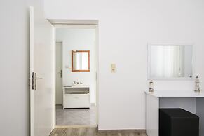 A3 90m2 apt W.shared Pool & Balcony,next to Beach