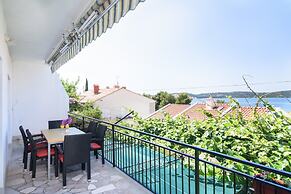 A3 90m2 apt W.shared Pool & Balcony,next to Beach