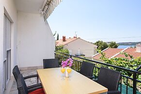 A3 90m2 apt W.shared Pool & Balcony,next to Beach