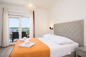 A3 90m2 apt W.shared Pool & Balcony,next to Beach