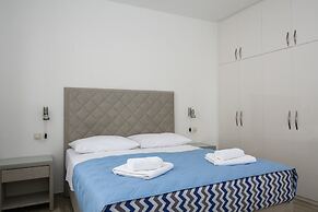 A3 90m2 apt W.shared Pool & Balcony,next to Beach