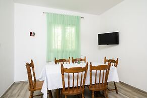 A3 90m2 apt W.shared Pool & Balcony,next to Beach