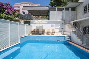 A2-apt w. Shared Pool & Balcony,next to the Beach