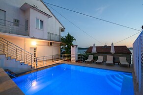 A2-apt w. Shared Pool & Balcony,next to the Beach