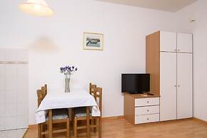 A2-apt w. Shared Pool & Balcony,next to the Beach