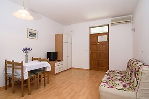 A2-apt w. Shared Pool & Balcony,next to the Beach