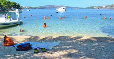 A1-apt w. Shared Pool & Balcony,next to the Beach