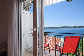 A1-apt w. Shared Pool & Balcony,next to the Beach