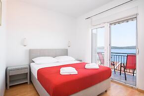 A1-apt w. Shared Pool & Balcony,next to the Beach