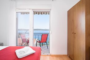 A1-apt w. Shared Pool & Balcony,next to the Beach