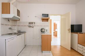 A1-apt w. Shared Pool & Balcony,next to the Beach