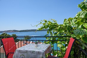 A1-apt w. Shared Pool & Balcony,next to the Beach