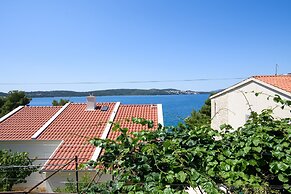 A1-apt w. Shared Pool & Balcony,next to the Beach