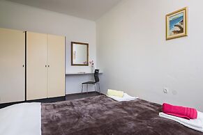 1 - Modern apt w big Garden & Terrace w. sea View