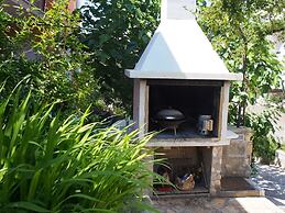 1 - Modern apt w big Garden & Terrace w. sea View