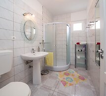 1 - Modern apt w big Garden & Terrace w. sea View