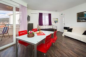 1 - Modern apt w big Garden & Terrace w. sea View