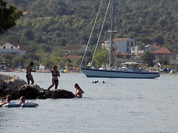 1 - Modern apt w big Garden & Terrace w. sea View
