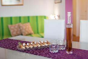 3 - Modern Apartment With Garden, 80m From Beach