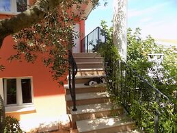 3 - Modern Apartment With Garden, 80m From Beach