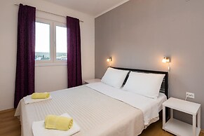 3 - Modern Apartment With Garden, 80m From Beach