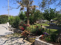 A3 Cozy Apt. w. big Garden, 2 Balconies & Grill