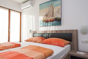 A3 Cozy Apt. w. big Garden, 2 Balconies & Grill