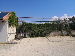 A3 Cozy Apt. w. big Garden, 2 Balconies & Grill