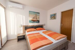 A3 Cozy Apt. w. big Garden, 2 Balconies & Grill