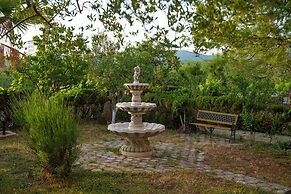 A3 Cozy Apt. w. big Garden, 2 Balconies & Grill