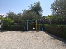 A3 Cozy Apt. w. big Garden, 2 Balconies & Grill