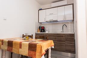 A1 Cozy Apt. w. big Garden, 2 Balconies & Grill