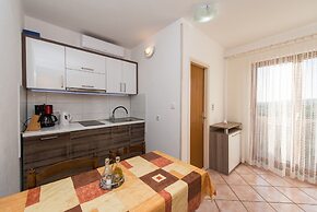 A1 Cozy Apt. w. big Garden, 2 Balconies & Grill