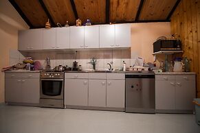 A4 Cozy Apartment w big Garden, Balcony & Grill